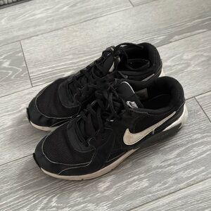 Nike Air Max Excee size US 7Y